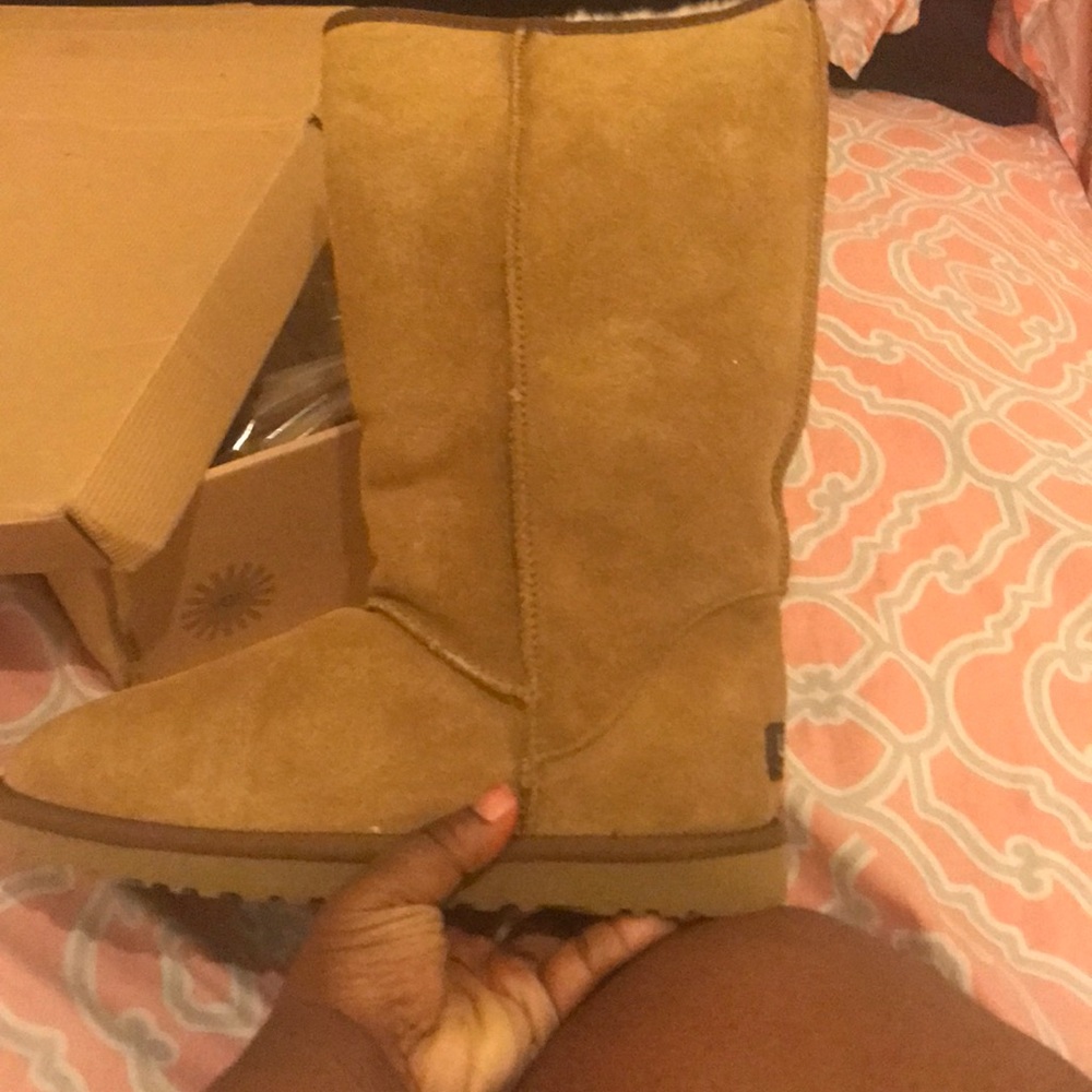 Boots - Picture 2 of 4